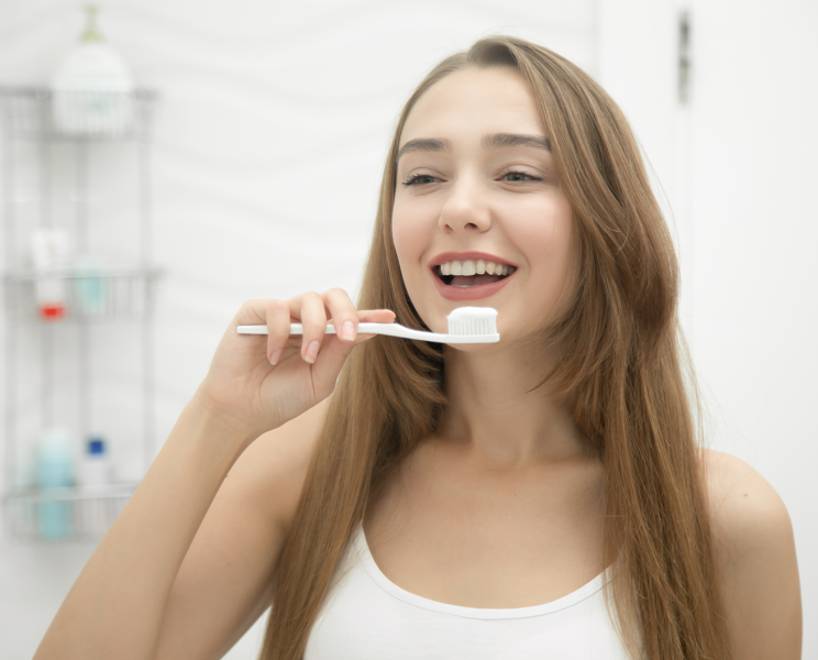 What is the correct way of brushing your teeth in Lakeland, FL